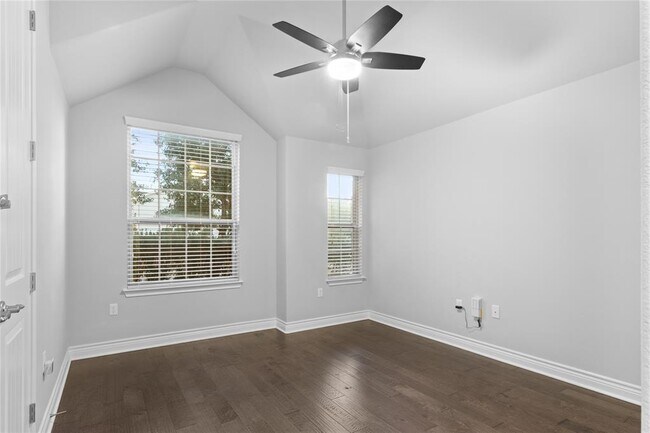 Building Photo - 7704 Vista Mejor Dr