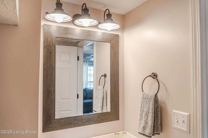 Building Photo - 12207 Hideaway Ct