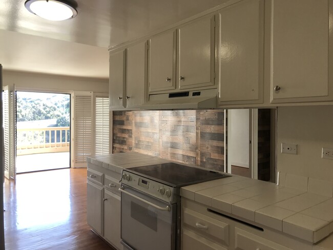 Kitchen - 23926 De Ville Way