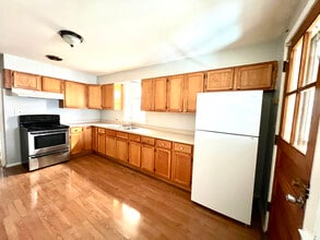 Building Photo - 2623 W Berwyn Ave