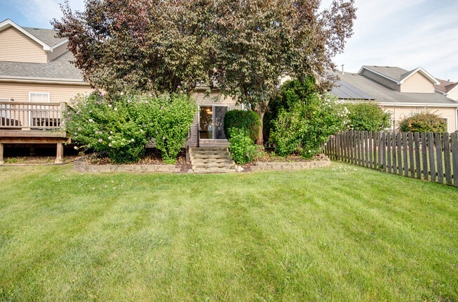 Building Photo - 520 Frieh Dr