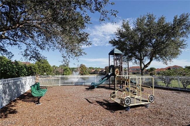 Building Photo - 5526 Cheshire Dr