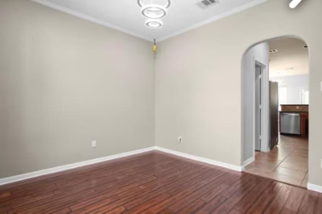 Building Photo - Stunning & Elegant Home in Forest Creek with Spacious Living & Prime Location