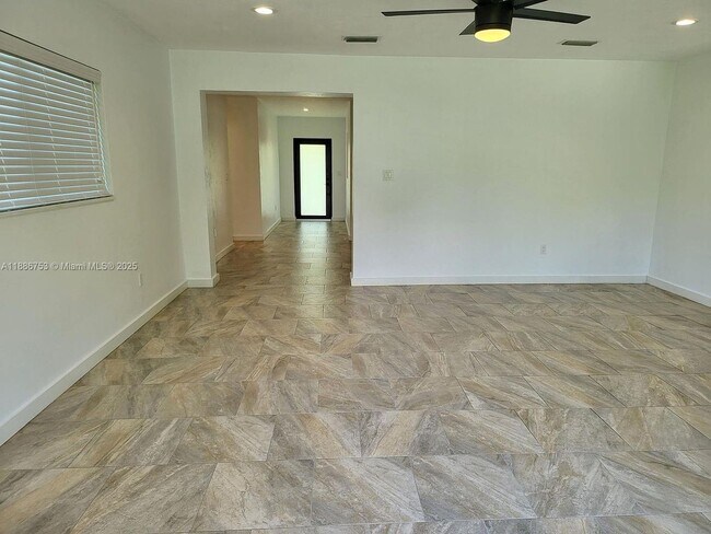 Building Photo - 8575 SW 125th St