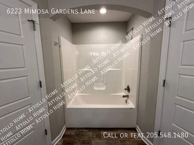 Building Photo - 6223 Mimosa Garden Ln