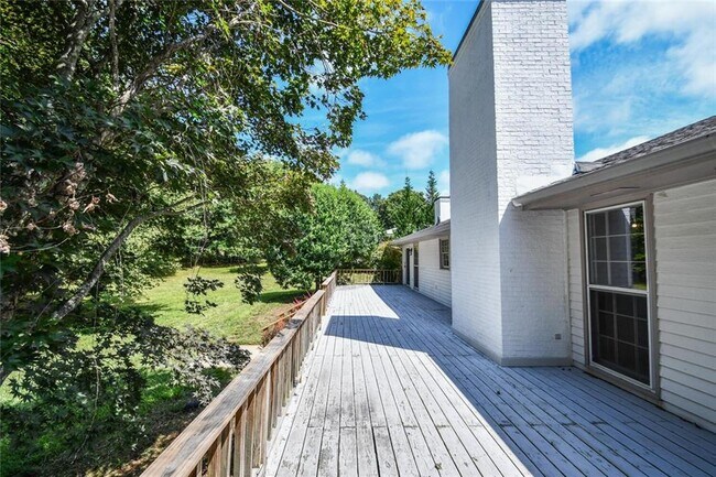 Building Photo - 17040 Birmingham Rd