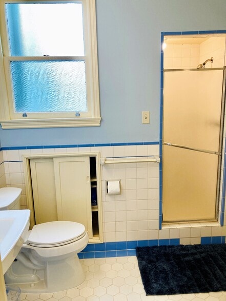 Shower - 2919 23rd Ave