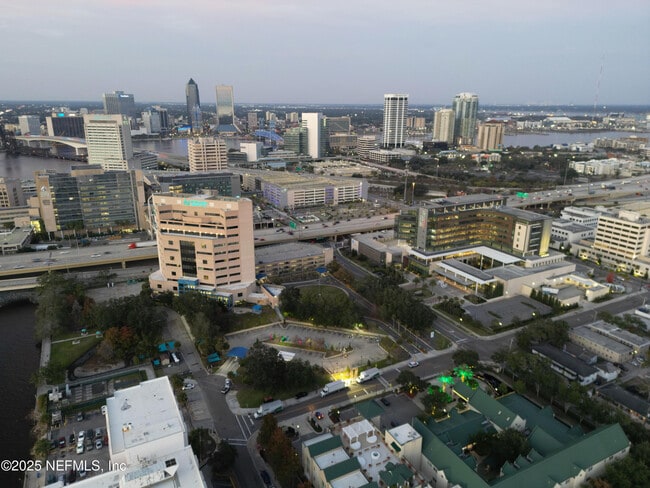 Building Photo - 1590 Le Baron Ave