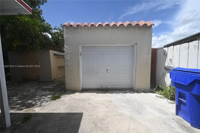 Building Photo - 3444 NW 4th St
