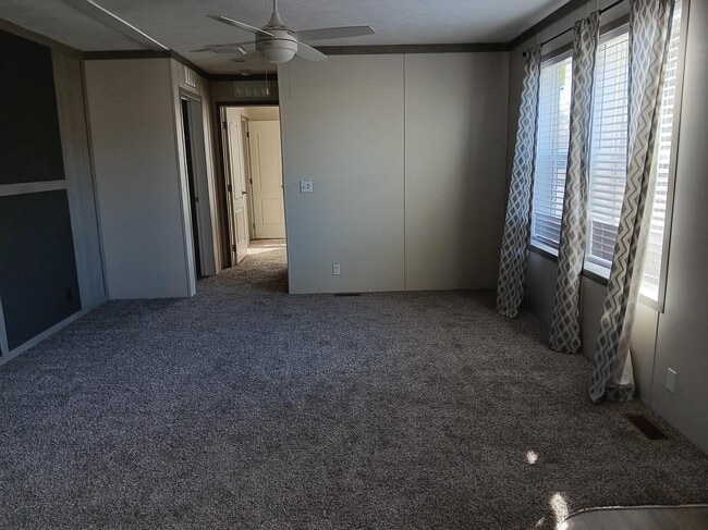 Building Photo - 388 Sterling Dr