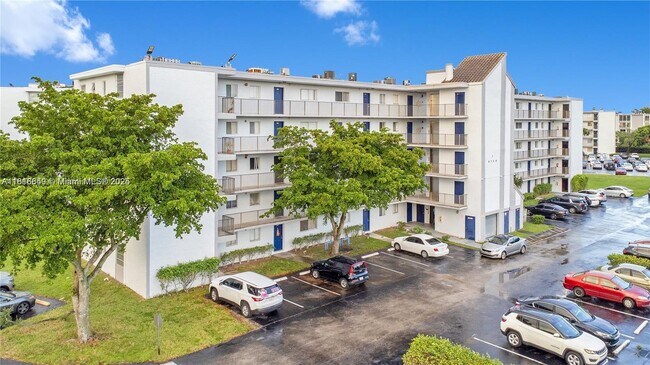 Building Photo - 8730 N Sherman Cir