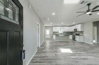 Building Photo - 106 County Rd 3704