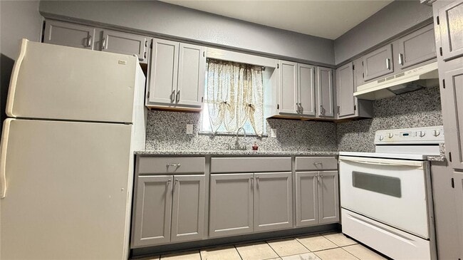Building Photo - 5520 Riordan Way