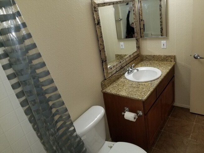 Building Photo - Upgraded West-Flagstaff Condo in the Arbors - 2 Bed, 2 Bath - NO Students & NO Pets! - Avail. NOW!!