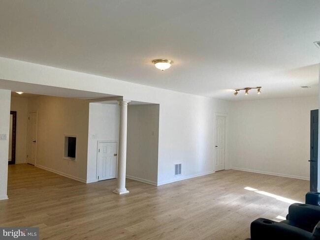 Building Photo - 7806 Birnam Wood Dr