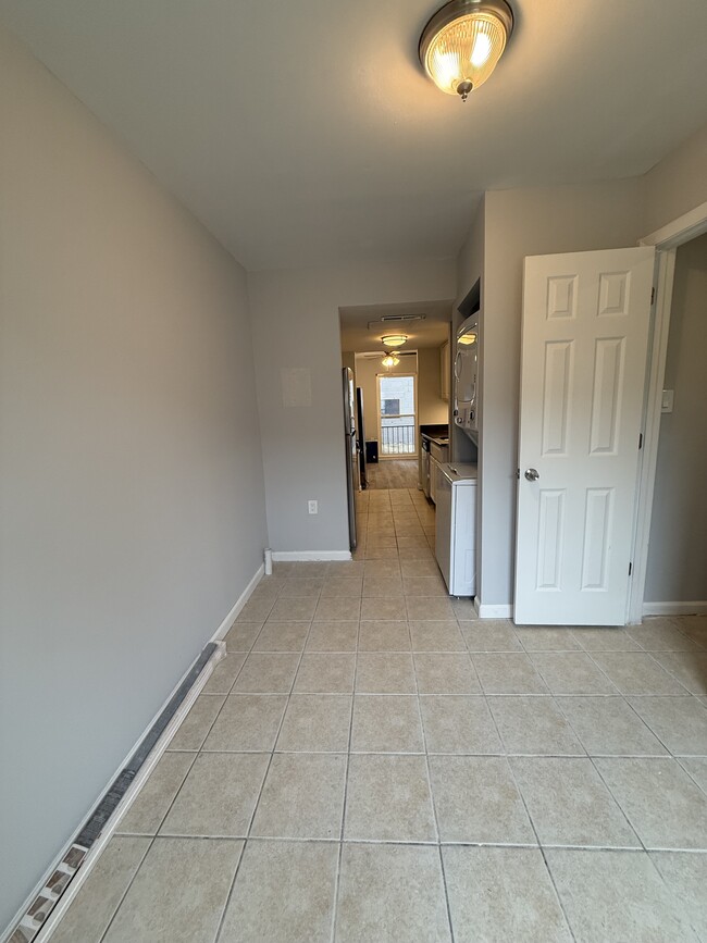 Building Photo - 238 Stevenson Square