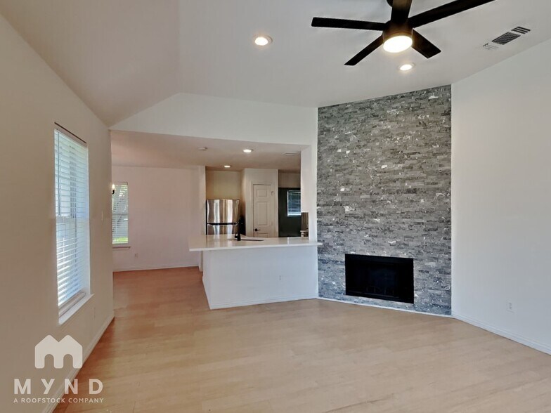 Building Photo - 1503 Pearson Ave