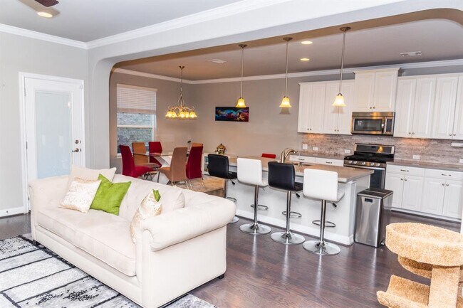 Building Photo - 12304 Terraza Cir