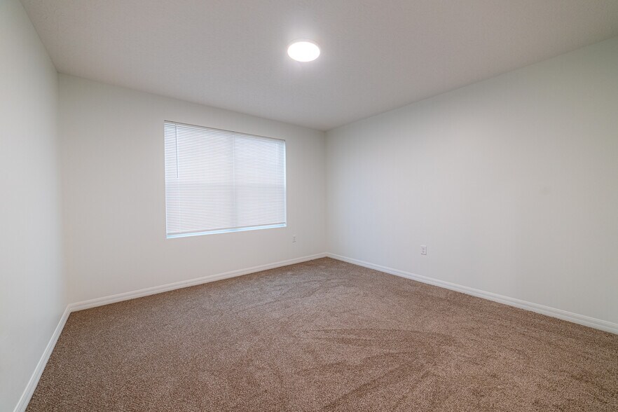 Building Photo - 6208 Commerce Dr