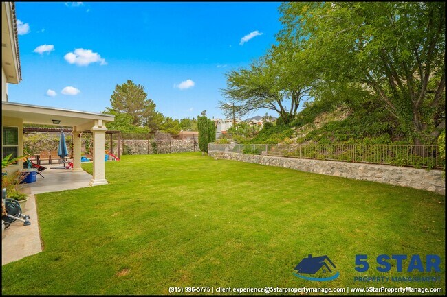 Building Photo - 6052 Bandolero Dr