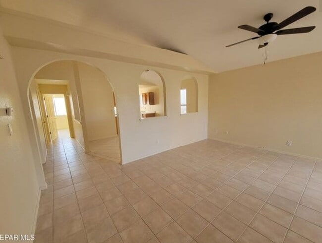 Building Photo - 12492 Wendy Reed Dr