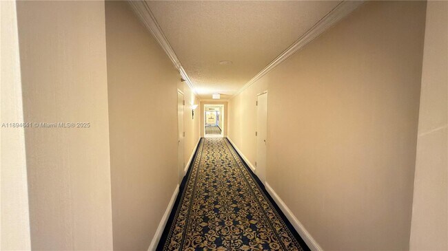 Building Photo - 3530 Mystic Pointe Dr