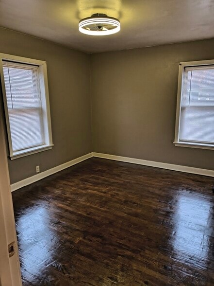 Building Photo - 6107 W Center St