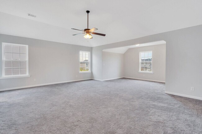 Building Photo - COMING EARLY JUNE 2026! (Pet Friendly)