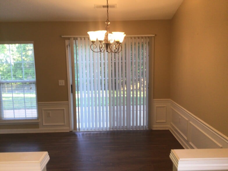 Building Photo - 109 Karsten Creek Dr