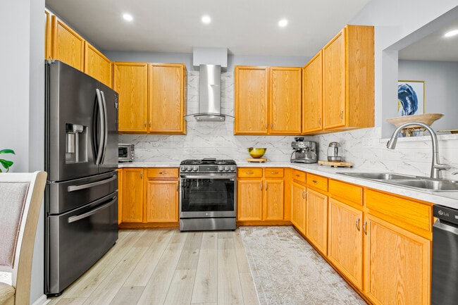Building Photo - 738 Hanbury Dr
