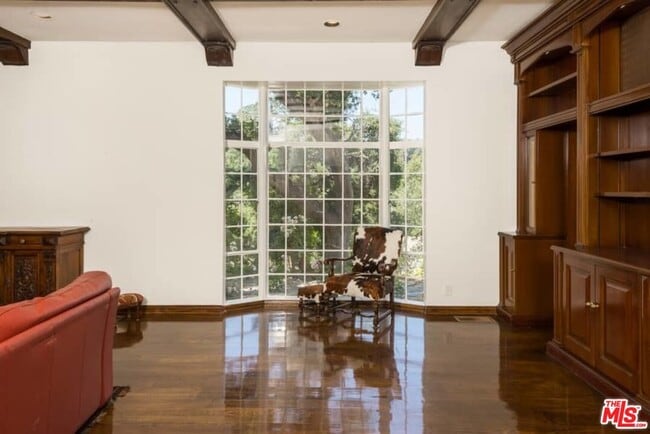 Building Photo - 1957 Mandeville Canyon Rd