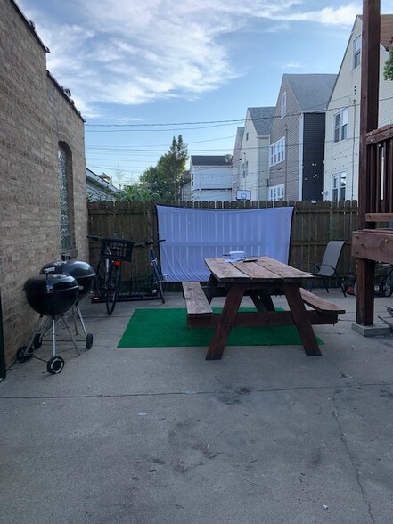 Back Yard - 2937 N Dawson Ave