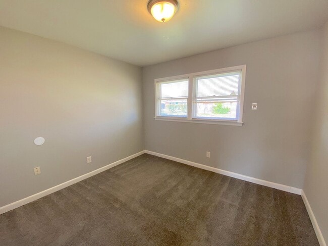 Building Photo - 4547 Angel Ave