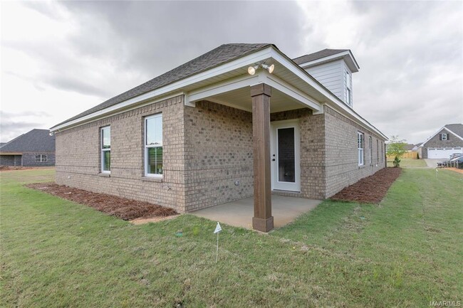 Building Photo - 1229 McClain Dr