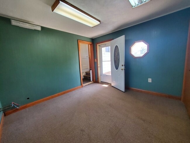 Building Photo - 2102 2nd Ave NE