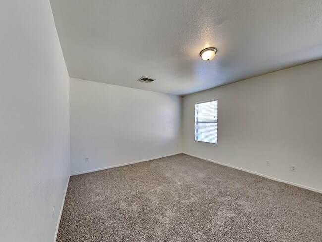 Building Photo - 2608 W Bloch Rd