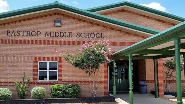 Building Photo - 3 BR/2 BA in BASTROP - 1489 SF in Pecan Park - Close to TESLA!