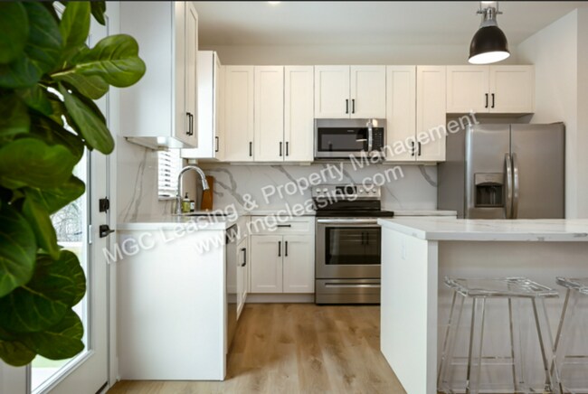 Building Photo - Stunning Ayden Place Townhome!