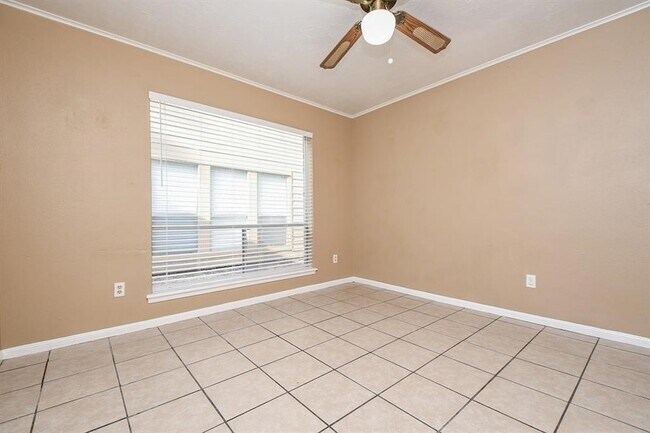 Building Photo - 7411 Betanna Dr