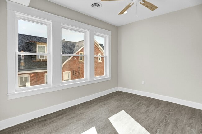 Building Photo - 17 N Church St