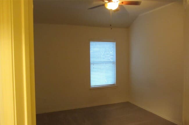 Building Photo - 20723 Fernwick Village Dr