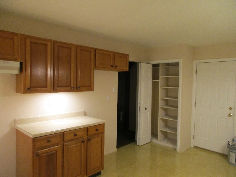 Building Photo - 733 Acadia Rd