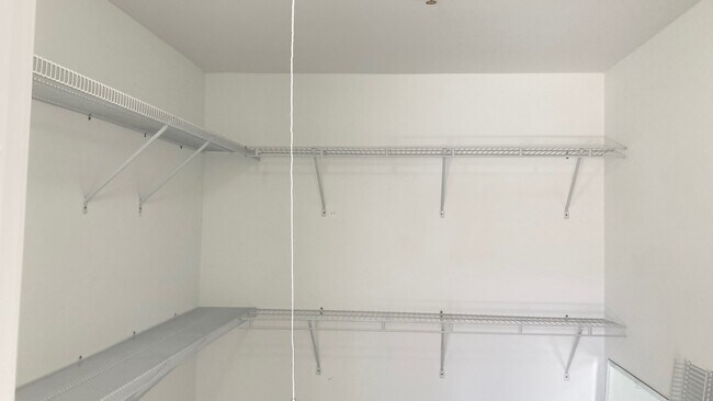 Building Photo - 21W581 North Ave