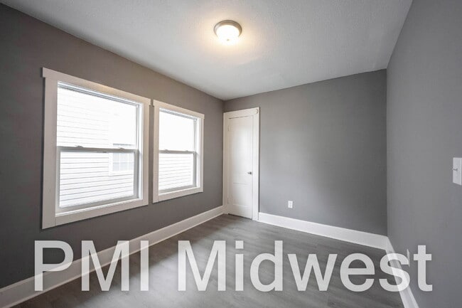 Building Photo - 22 N Euclid Ave