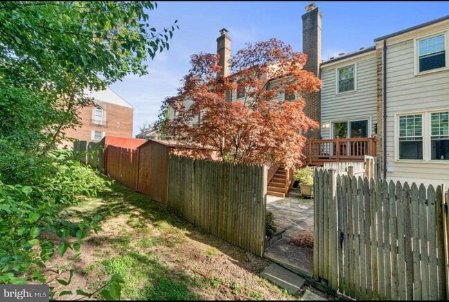 Building Photo - 7720 Bristol Square Ct