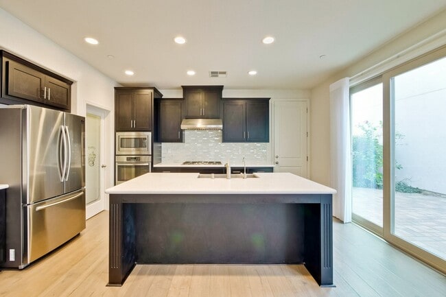 Building Photo - Gorgeous Santa Clara Home with Pool, EV Ho...