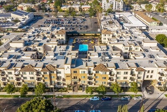 Building Photo - Avery