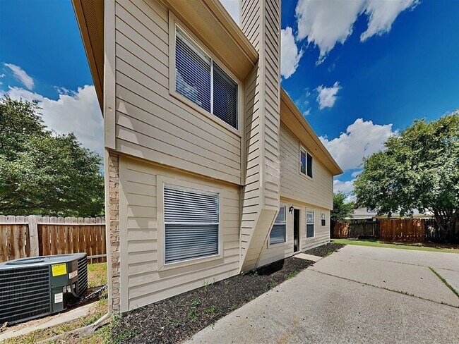 Building Photo - 26881 Monarch Manor Ln