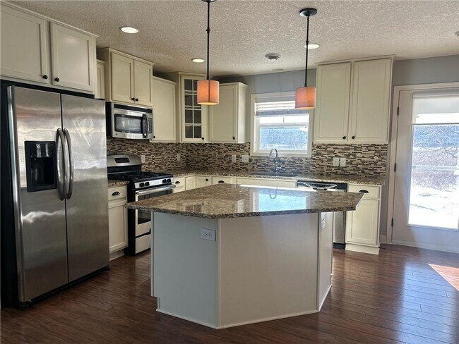 Building Photo - 3288 Red Oak Trail