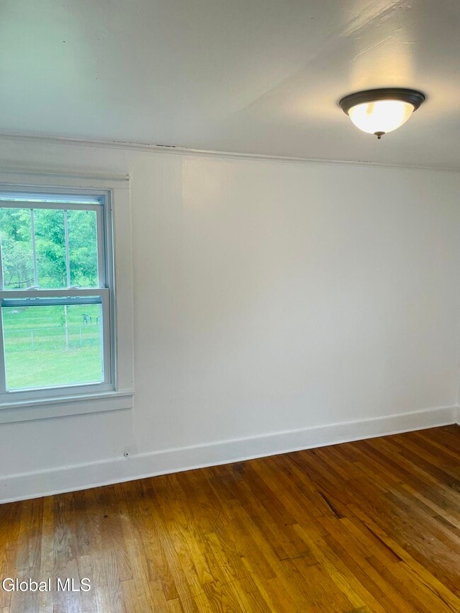 Building Photo - 129 France Ln